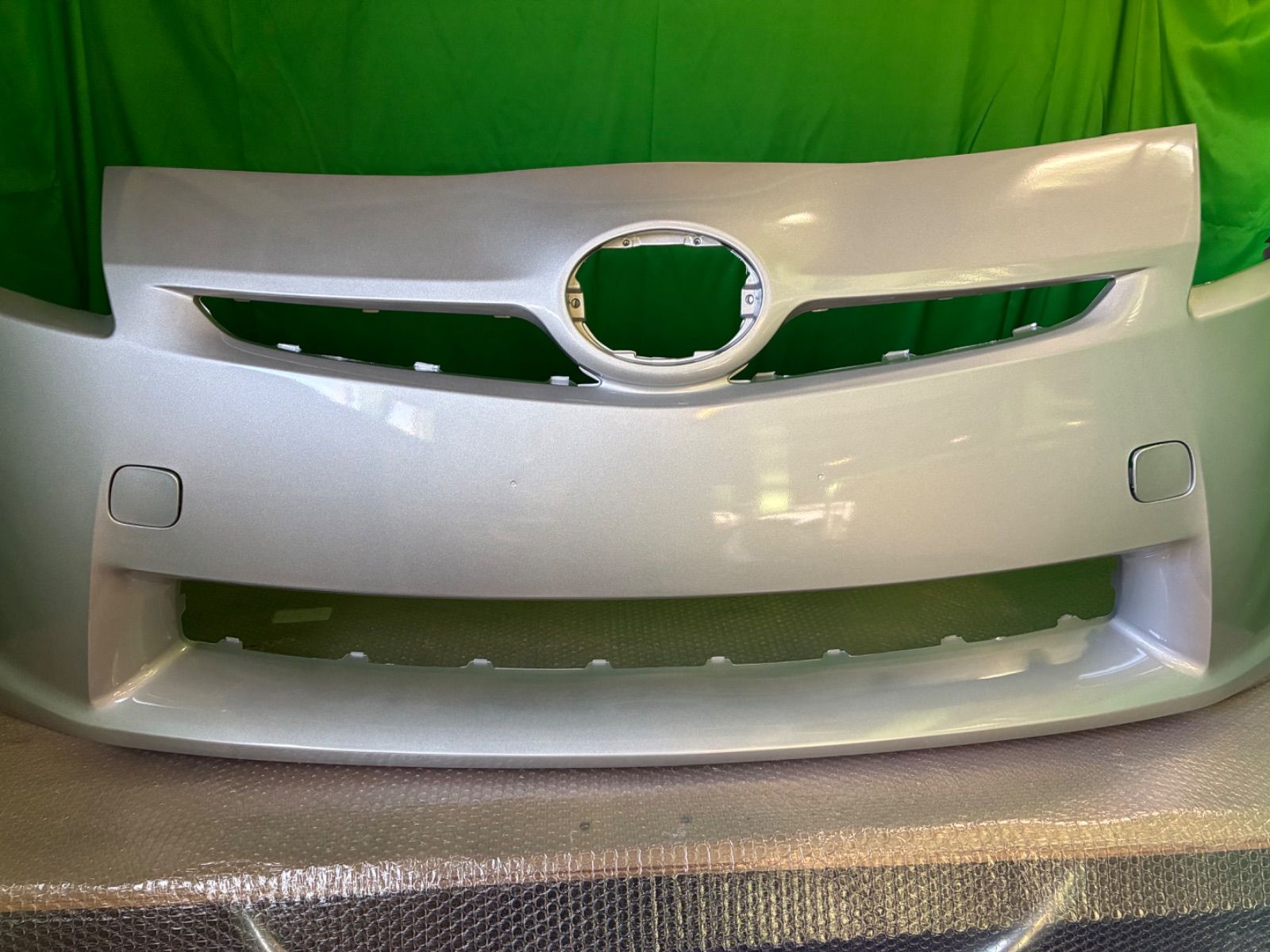 TOYOTA 30系プリウス/30プリウス前期 フロントバンパー/シルバー（訳