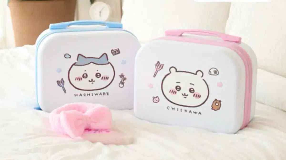 ちいかわ 韓国限定chiikawa carry case 2types ⁄ ハチワレ ミニ mini