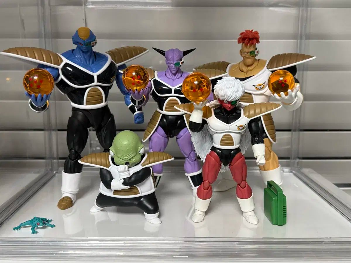 Shf ドラゴンボール ギニュー特戦隊 フルセット 出品 ギニュー リー リクーム バータ ジース - メルカリ