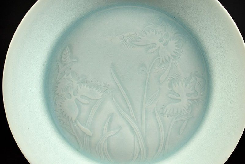 ◇名品 人間国宝 塚本快示 快山窯 青白磁鷺草文皿 共箱・共布付き