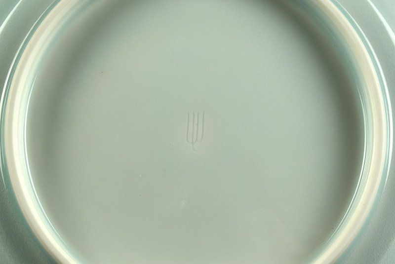 蔵A4366a】快山窯 塚本快示 青白磁鷺草文 中皿 七寸皿 共箱 - メルカリ