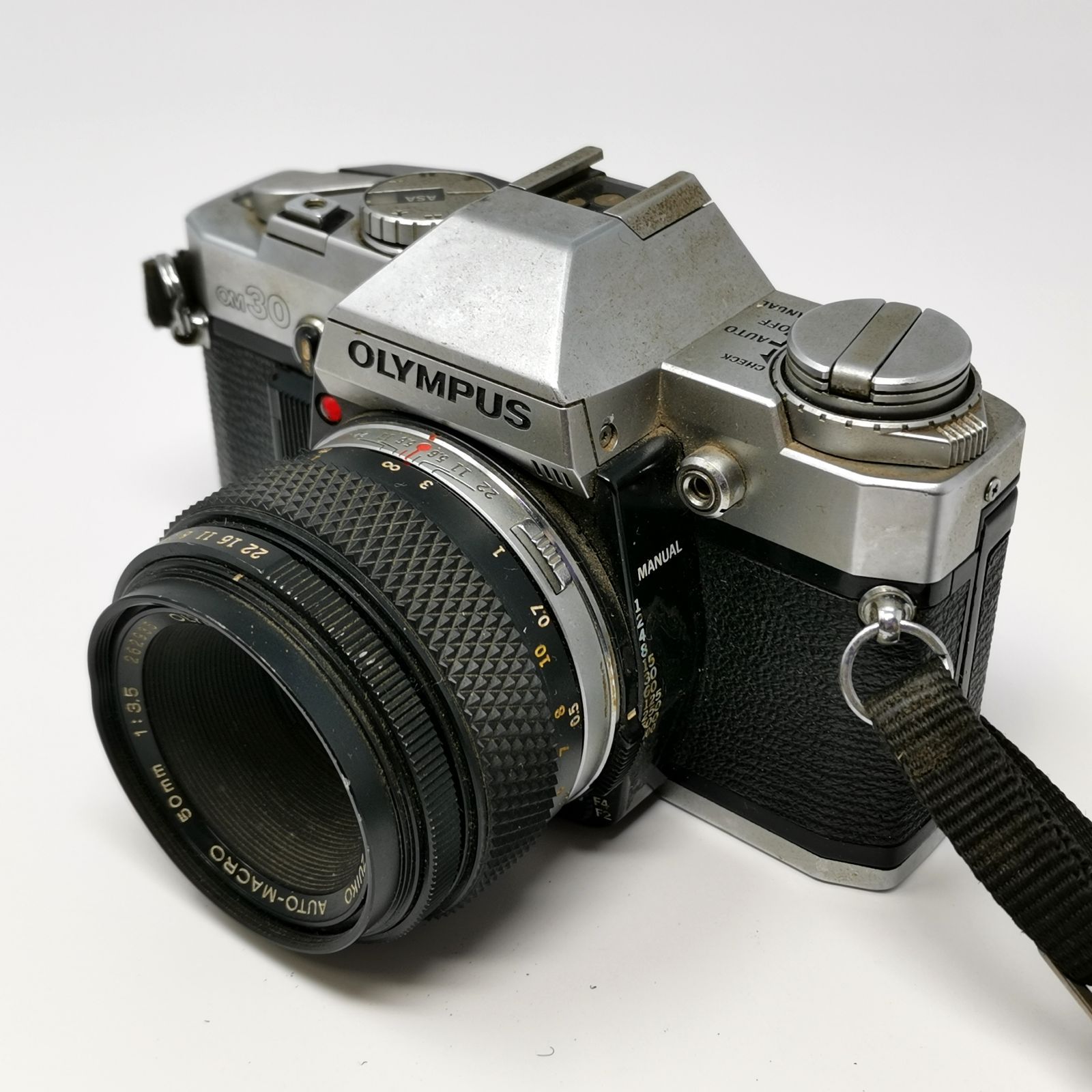 オリンパスom 30 フィルムカメラ ブラック シルバー レンズキャップなし フィルムないため動作未 管理番号