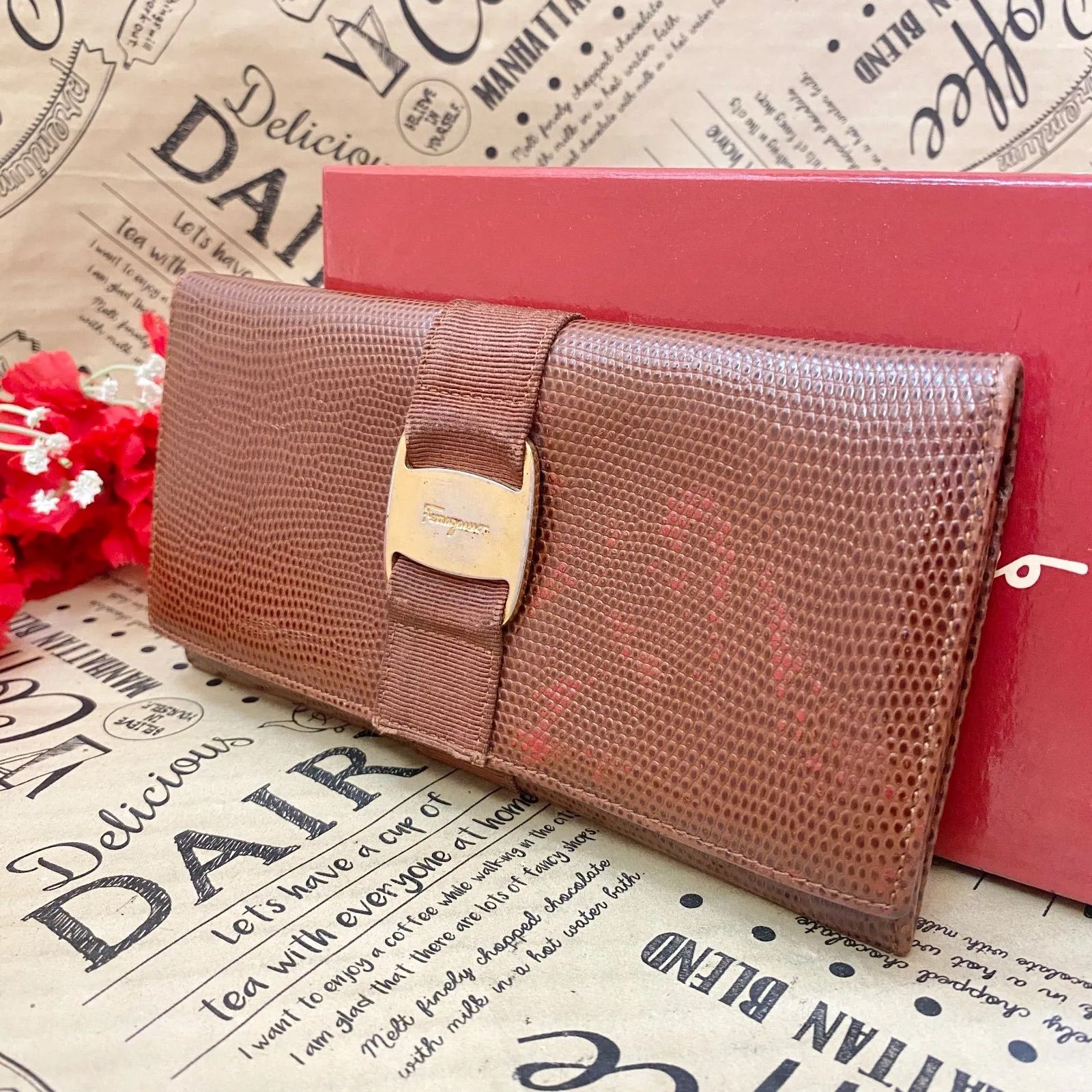 フェラガモ 長財布 2つ折り ヴァラ 革 札入れ FW260 - メルカリ