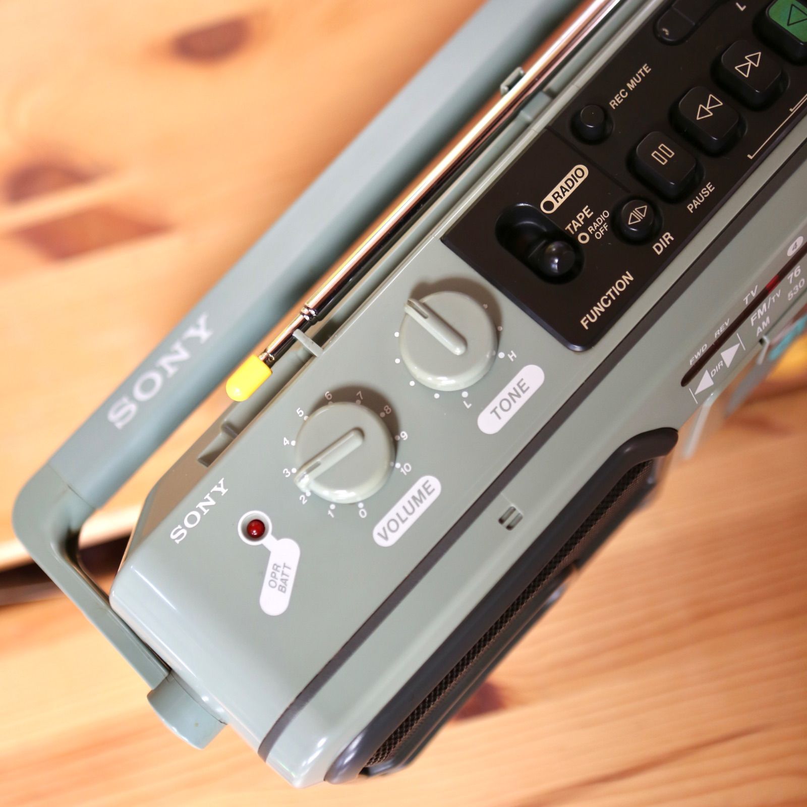 SONY SPORTS CFS-V75 防滴仕様 ラジカセ ソニー スポーツシリーズ 80