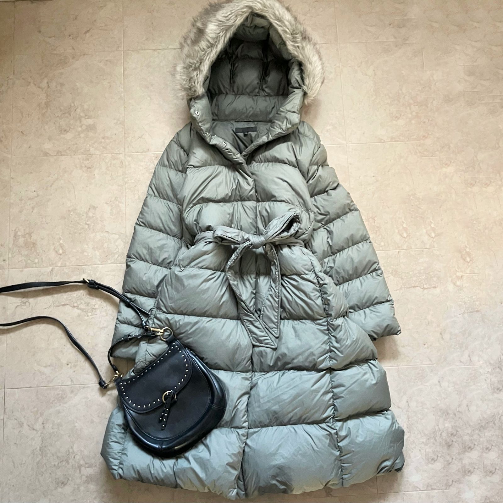 美品】UNIQLO ウルトラライトダウンロング 3XL / ダウン90% フード 