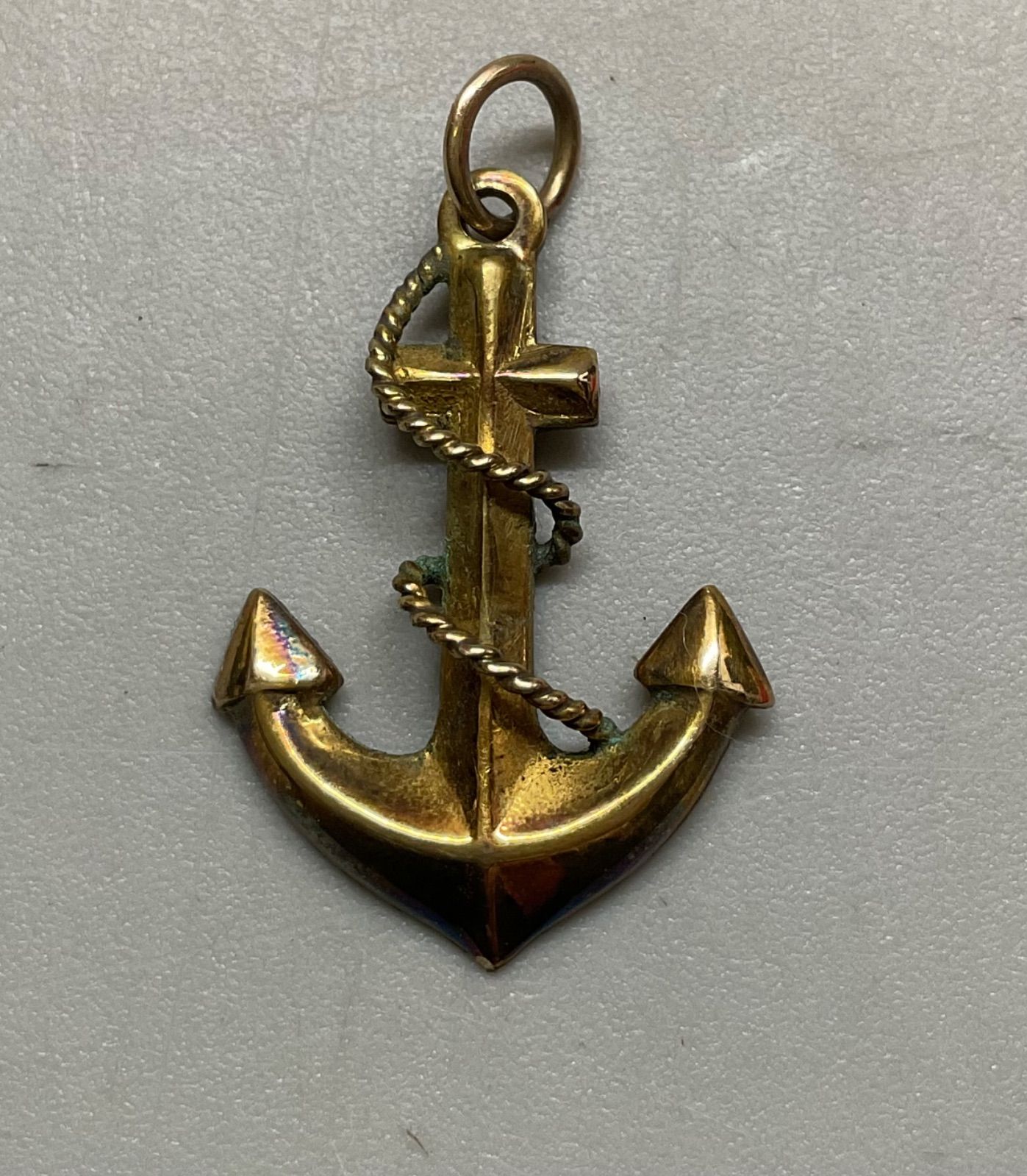 SN674 ペンダントトップ ゴールド 18K刻印 重量2.1g キーホルダー