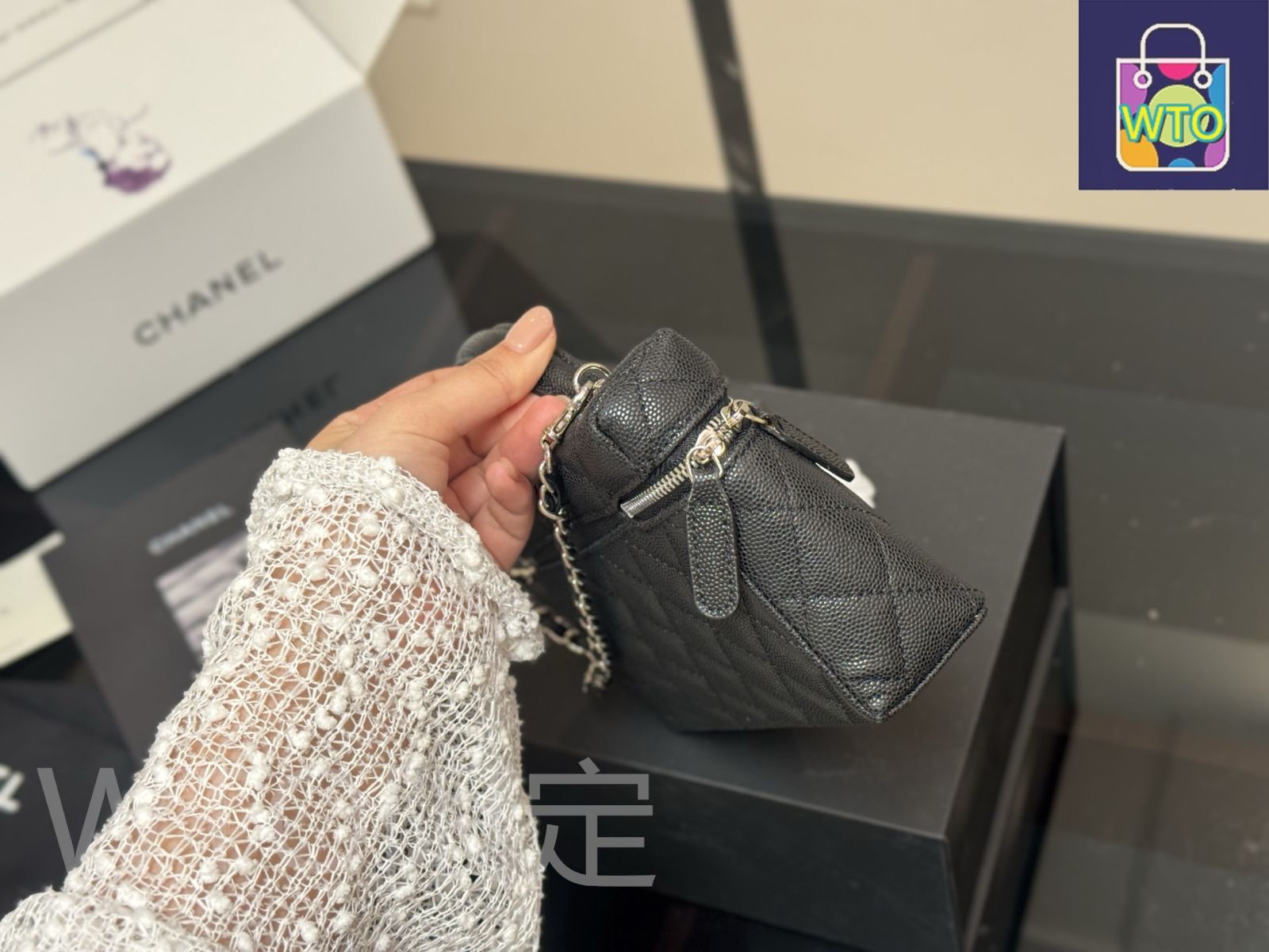 今日特価】Chanel シャネル ランチボックスホボ ラウンジバッグ 軽量で