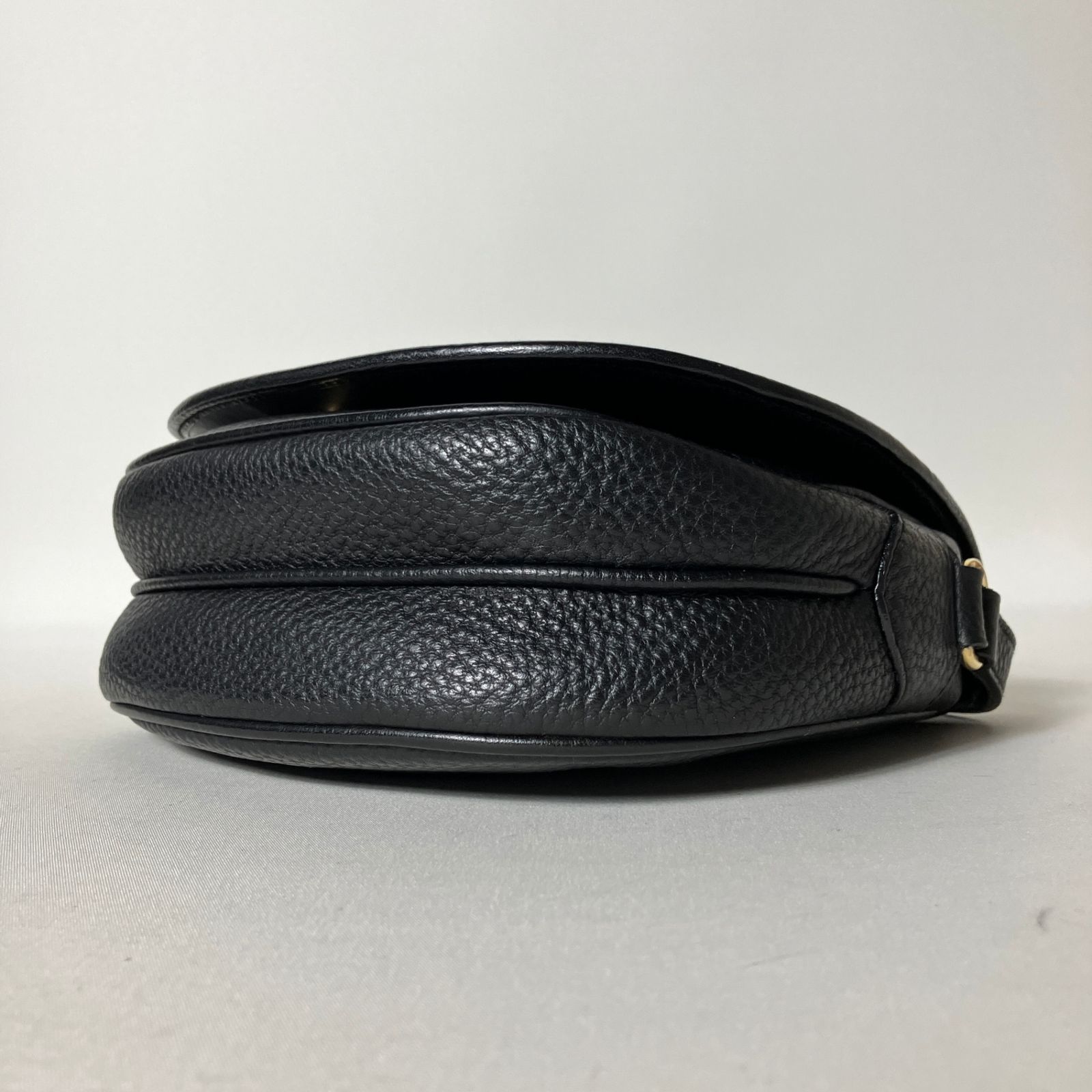 2510-448｜美品｜ヴァレンティノ ショルダーバッグ レザー ブラック