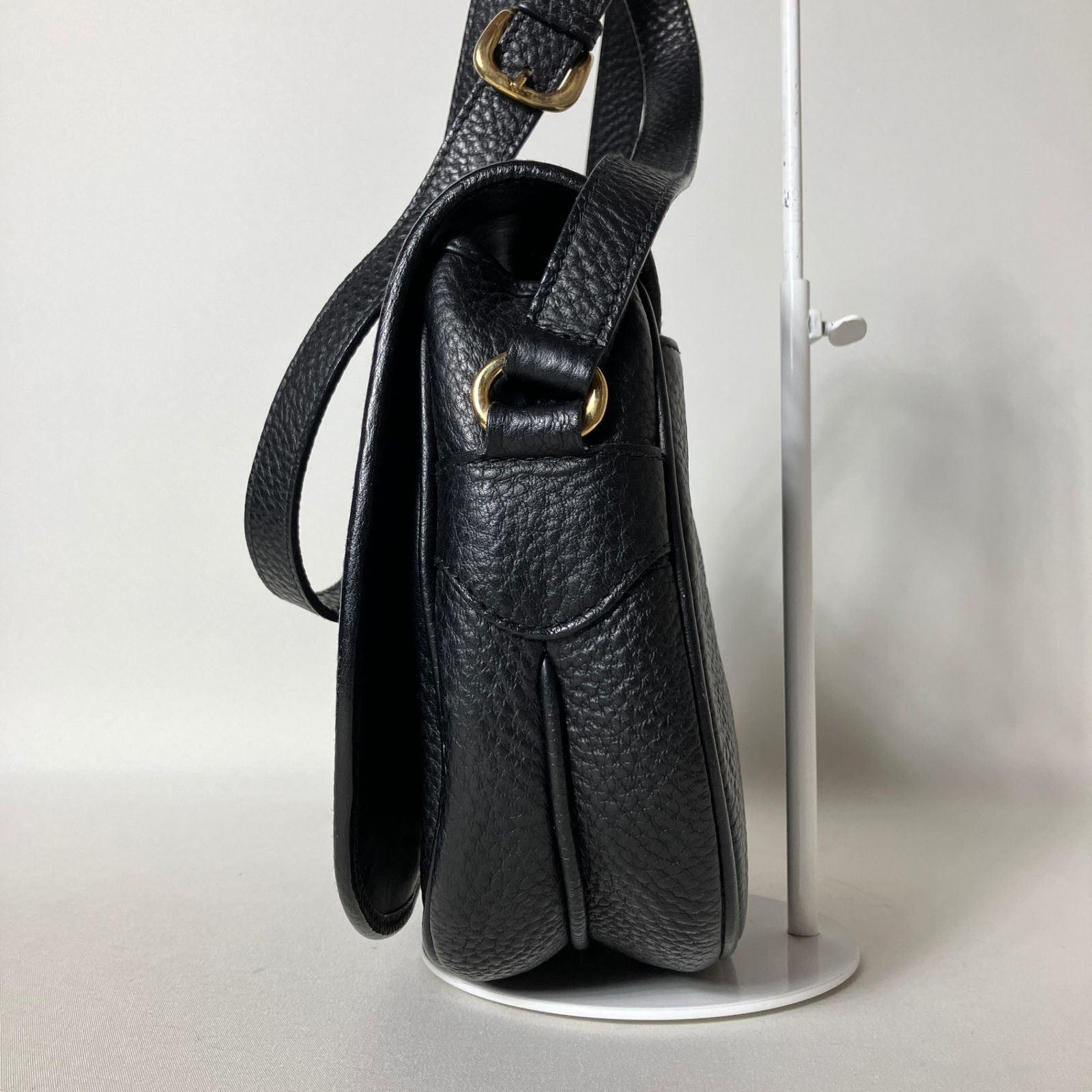 2510-448｜美品｜ヴァレンティノ ショルダーバッグ レザー ブラック