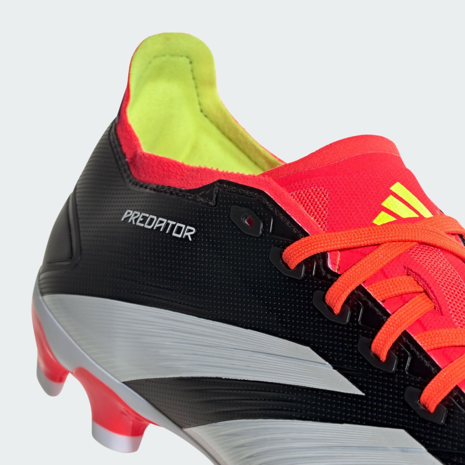 アディダス] サッカースパイク プレデター 24 LEAGUE ロー HG/AG MDK11