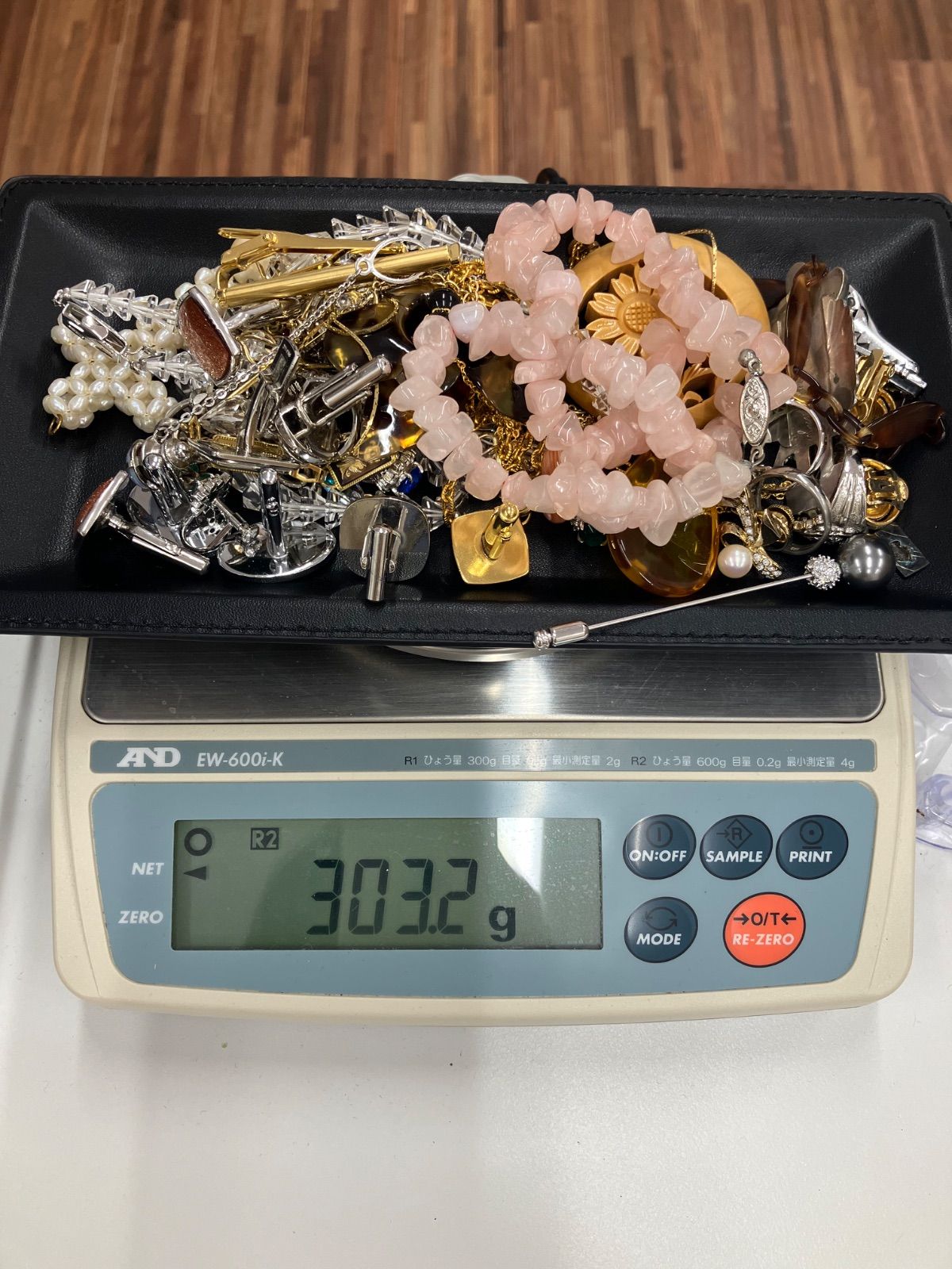 遺品整理 生前整理 アクセサリーまとめ2 - メルカリ