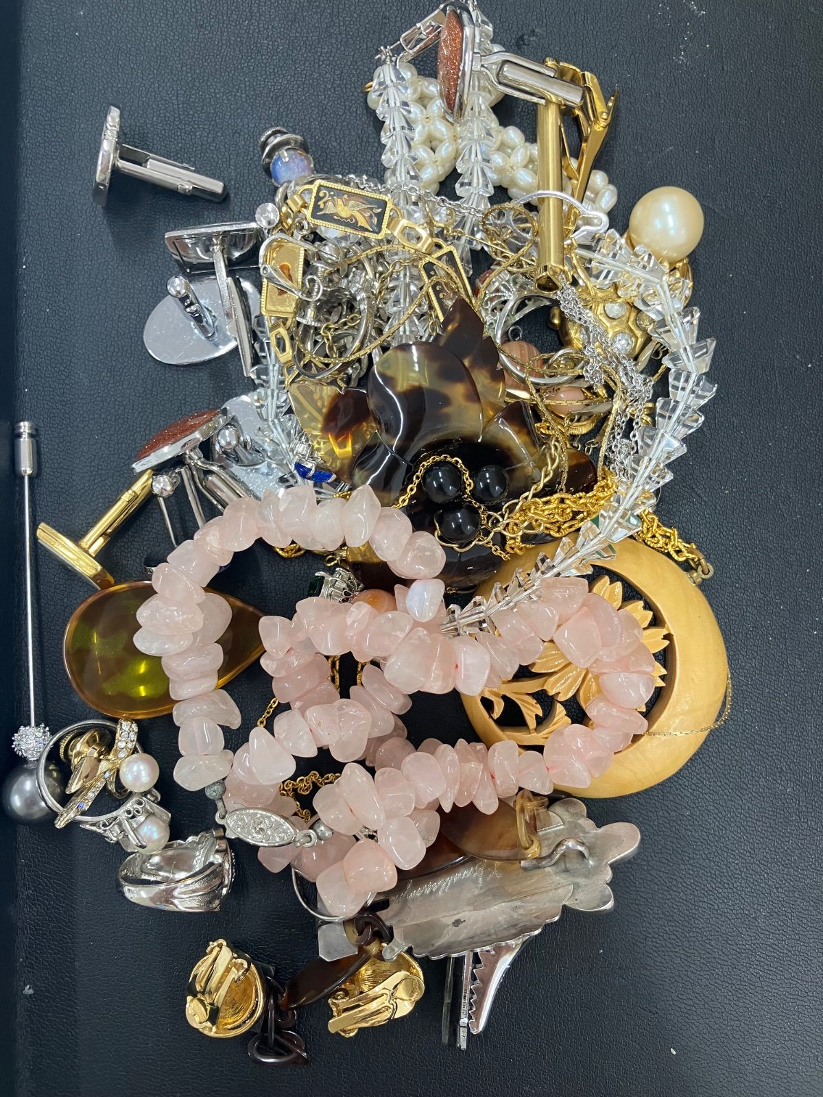 遺品整理 生前整理 アクセサリーまとめ2 - メルカリ