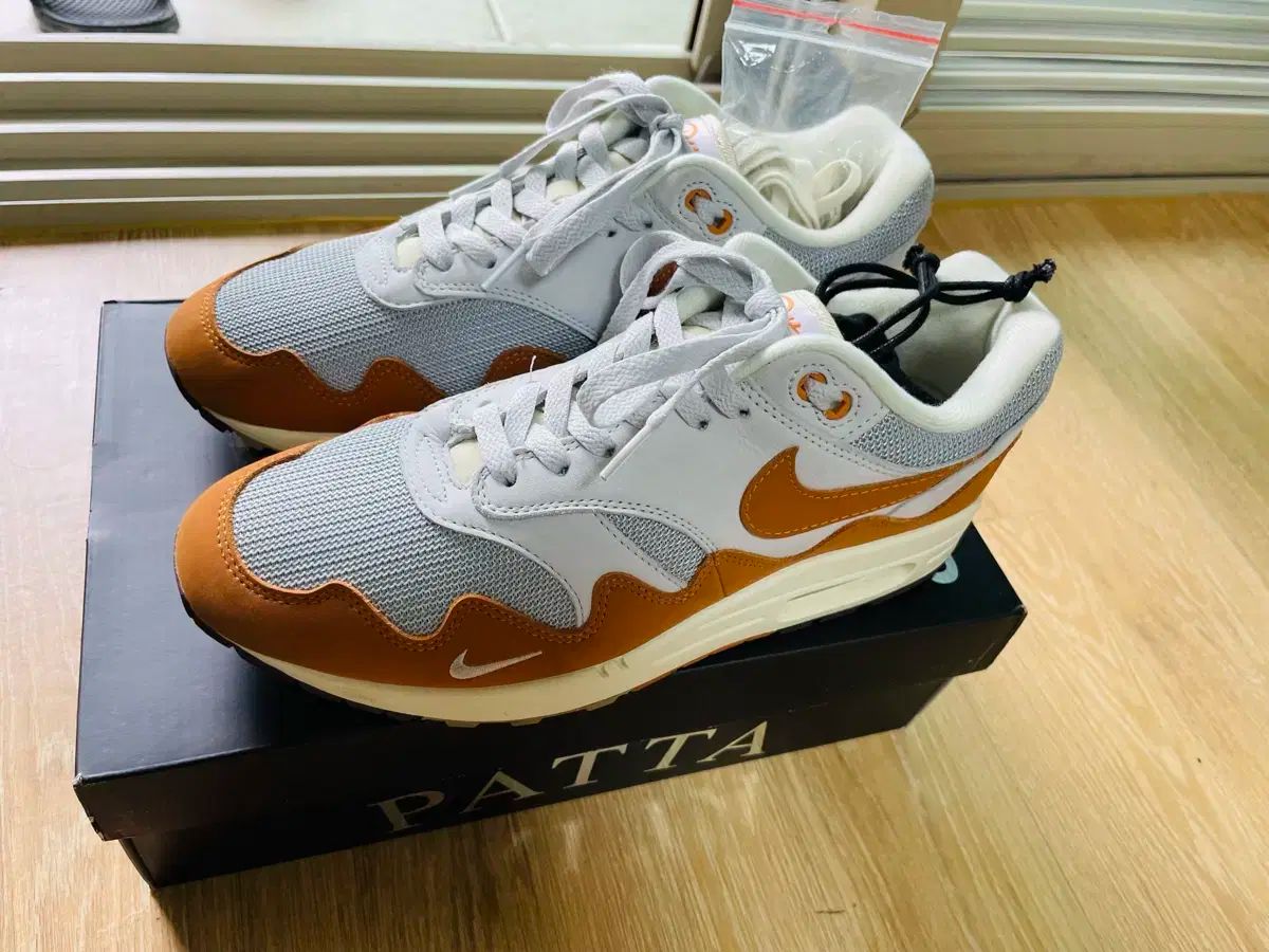 ナイキ エアマックス patta 270