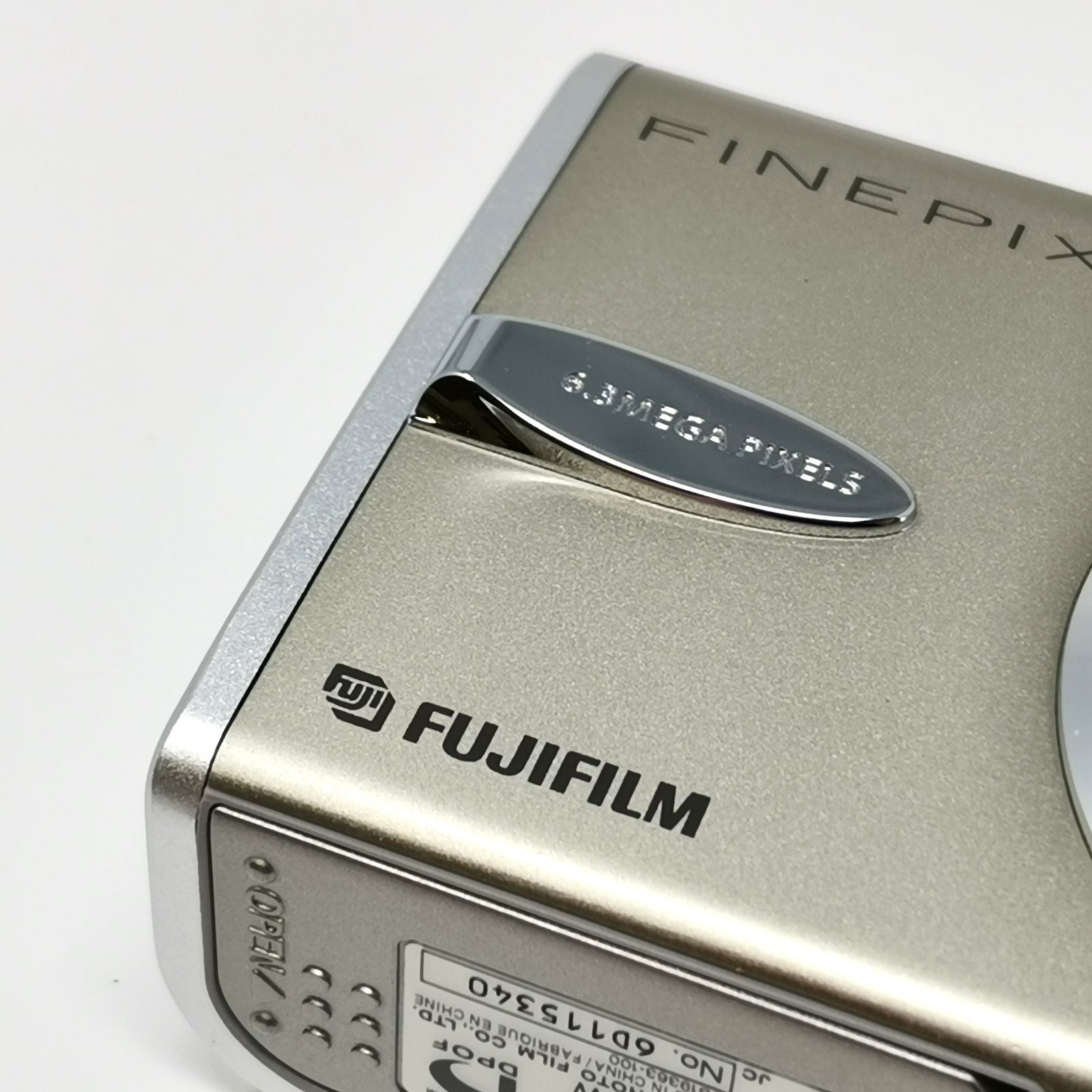 富士フイルム FinePix F30 シルバー デジカメ 動作確認済み 稼動