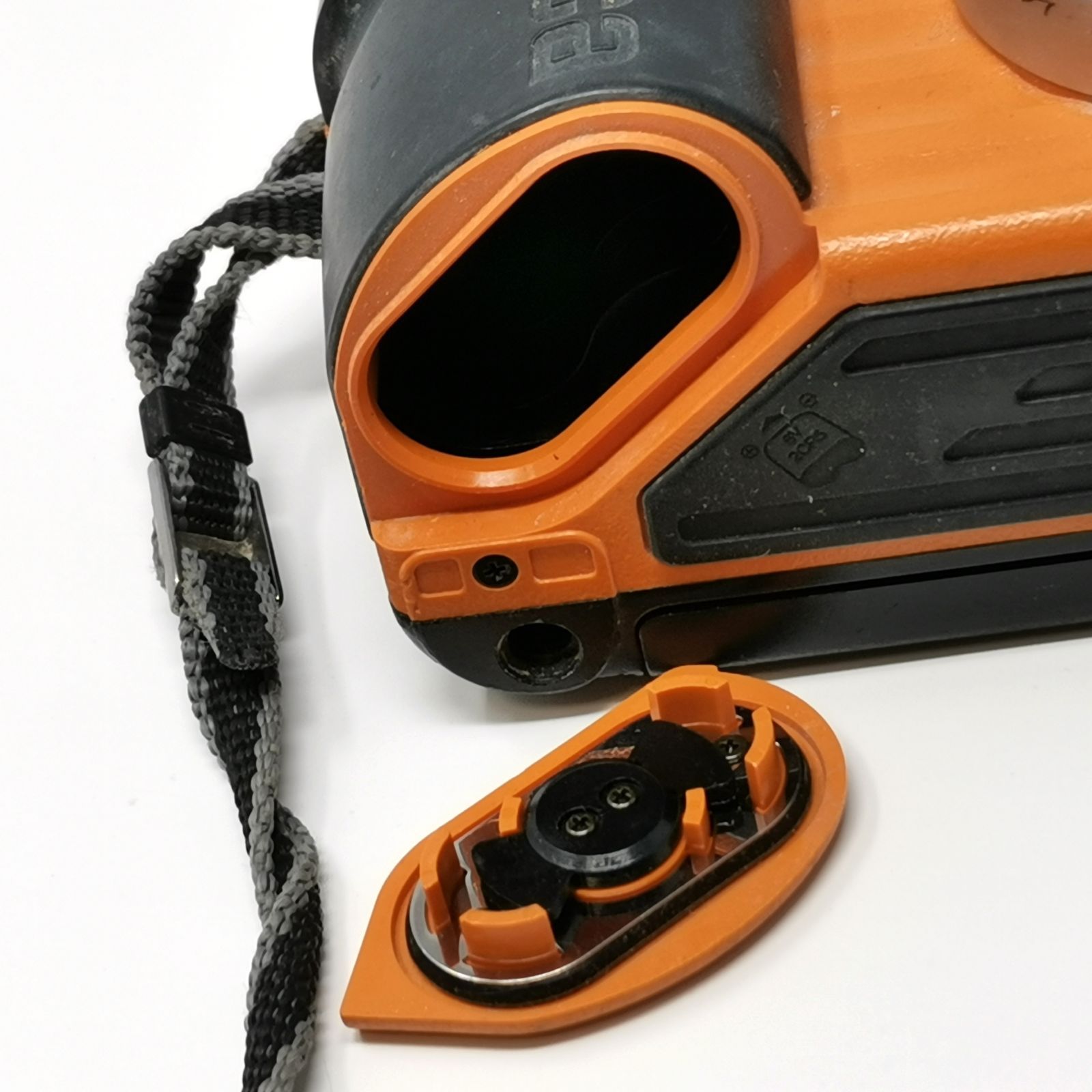 コニカ 現場監督28 WB eco オレンジ フィルムカメラ フィルムないため動作未 管理番号 カメラ用ジンバル コンパクトカメラ(フィルム) 