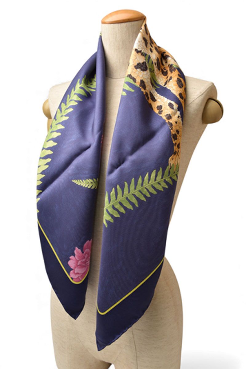 Salvatore Ferragamo スカーフ 約87cm正方形