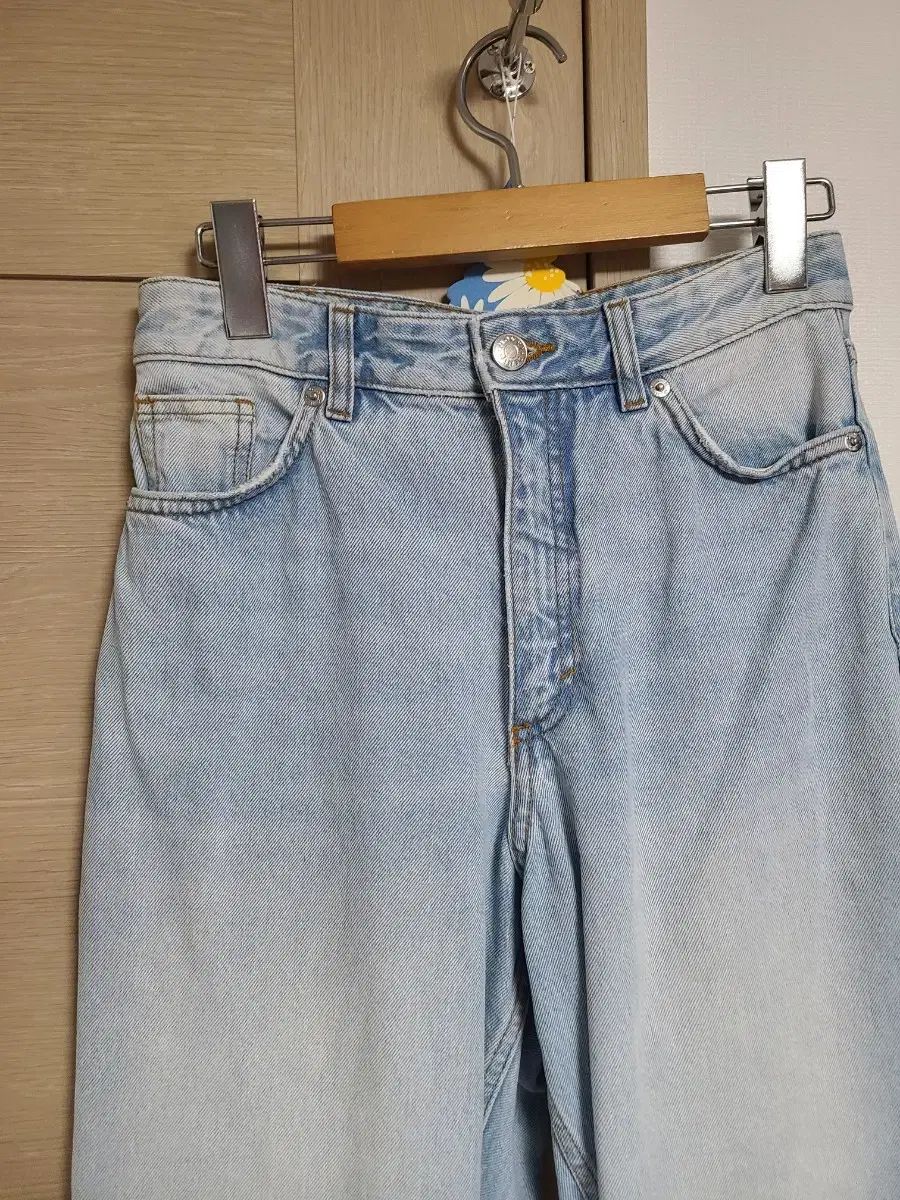 ライトブルー デニム ズボン 26 オフホワイト ダメージ デニム パンツ  
