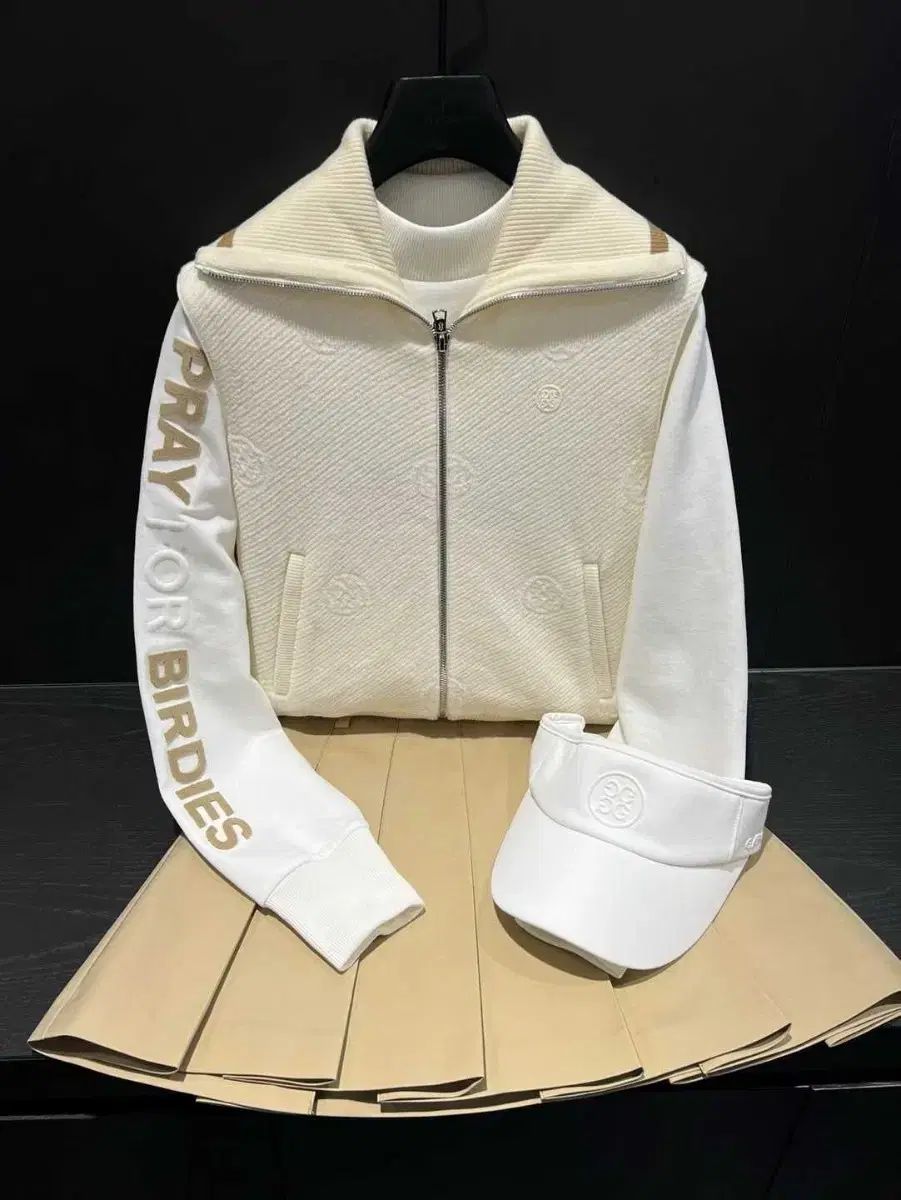 新品未使用新作G/FOREジーフォアレディーキルティングベストsizeLベージュ G FORE(ジーフォア) ゴルフ レディース キルティング ベスト - メルカリ