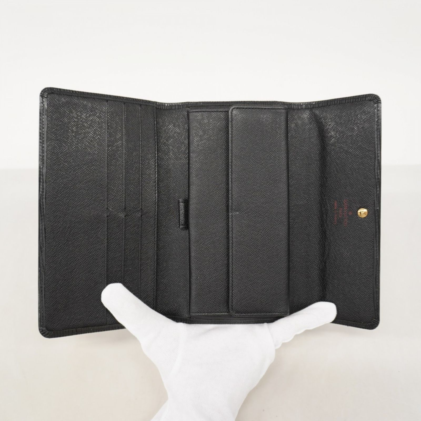 ルイヴィトン 長財布 エピ ポルトトレゾールインターナショナル 型番