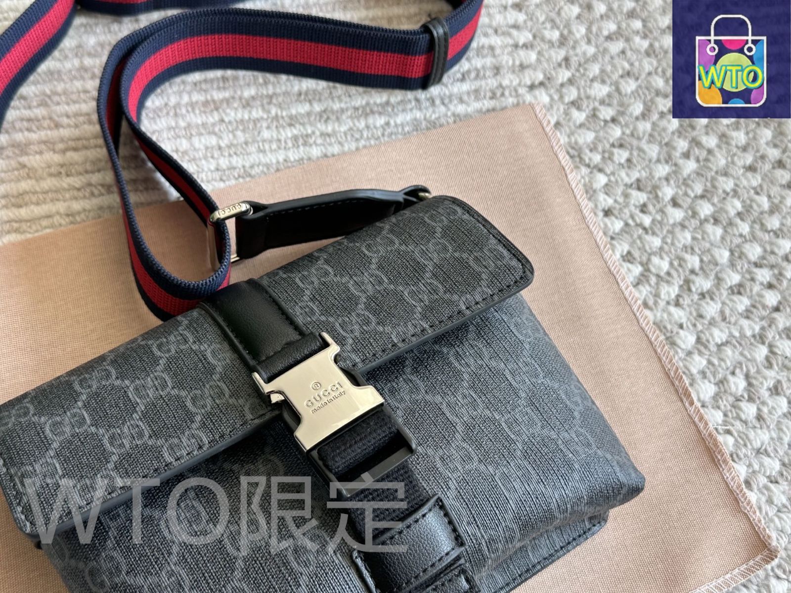 今日特価】Gucci ダークレザー クロスボディバッグ - メルカリ