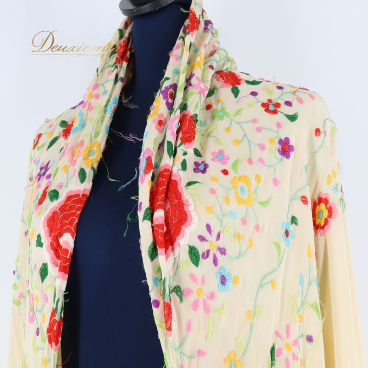 【高級 フラメンコ用衣装 大判】フレコ付き マントン シージョ 刺繍花柄 フラメンコ用衣装 大判】ブラック 多色刺繍 花柄 マントン シージョ