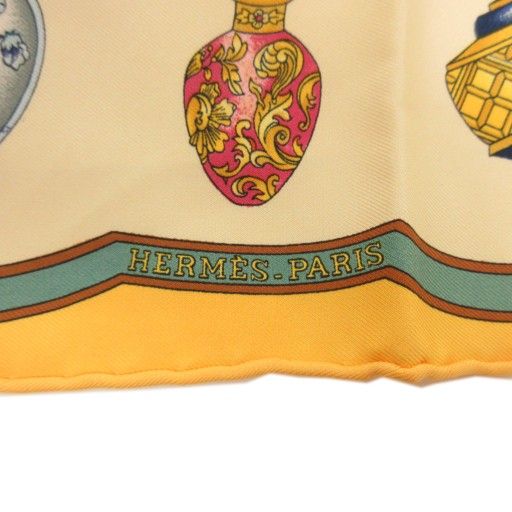 HERMES シルクハンカチ スカーフ　イエロー カメ柄 HERMES シルクハンカチ スカーフ イエロー カメ柄 HERMES シルク