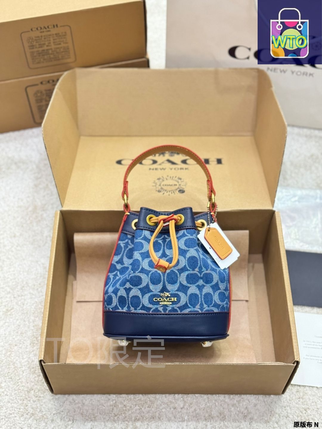 コーチ　新品 デニム ボックス型ミニポーチ コーチ 新品 デニム ボックス型ミニポーチ - メルカリ