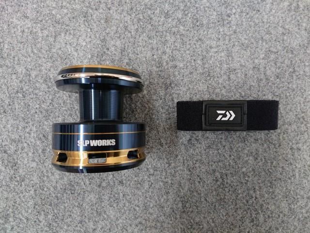 未使用品】 SLPワークス ロードラグチューン 8000 スプール ネイビー