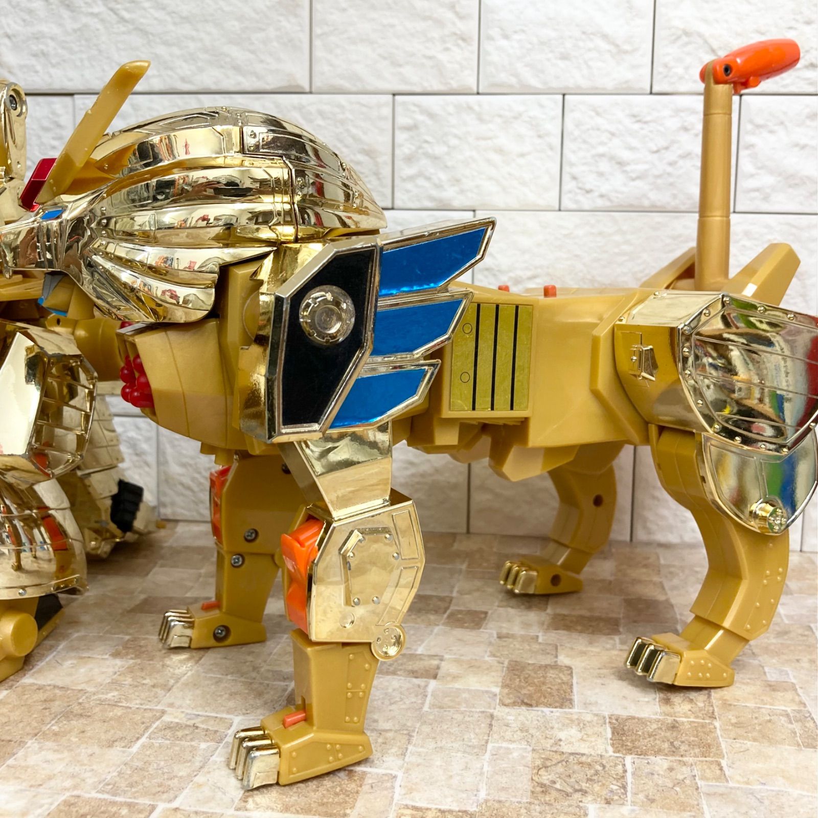 黄金勇者ゴルドラン 黄金竜ゴルゴン 黄金獣カイザー 獣王合体レオン