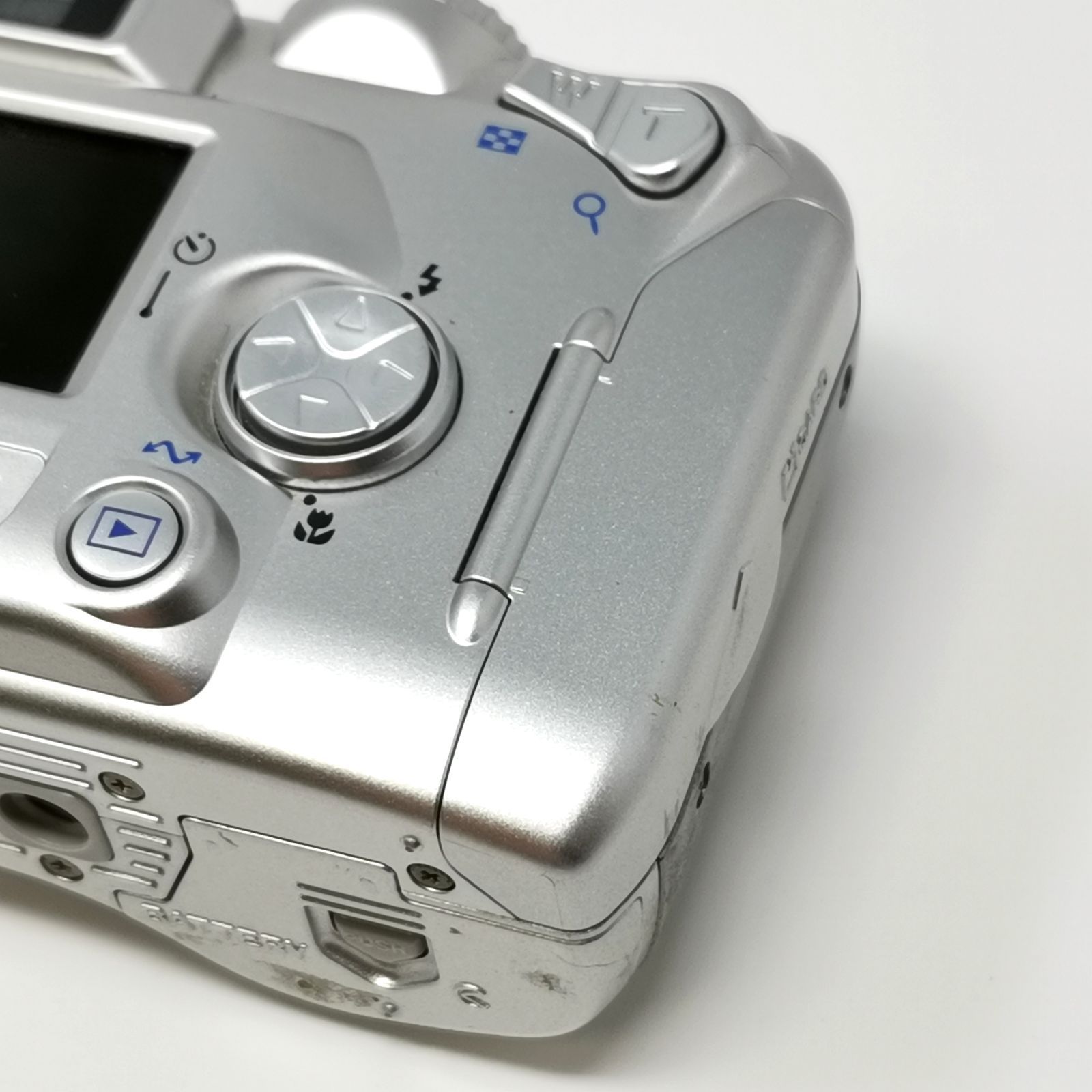 ニコン coolpix 3100 デジカメ 電池式 シルバー ジャンク デジタル 