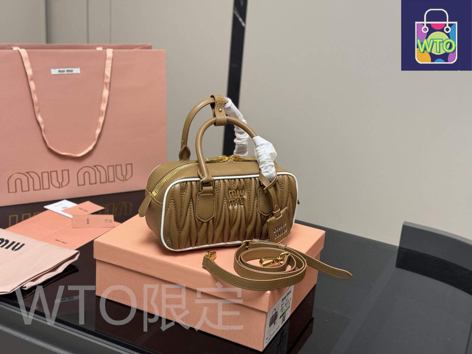 【超美品】miu miu ボウリングバッグ 今日特価】Miu Miu Bowling Bag ミュウミュウ ボウリング バッグ