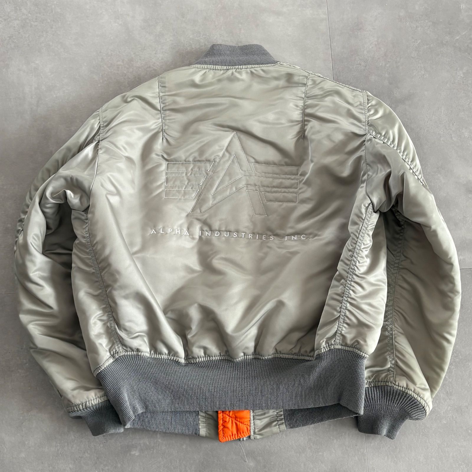希少色 ALPHA アルファインダストリーズ USA製 MA-1 90s バック刺繍