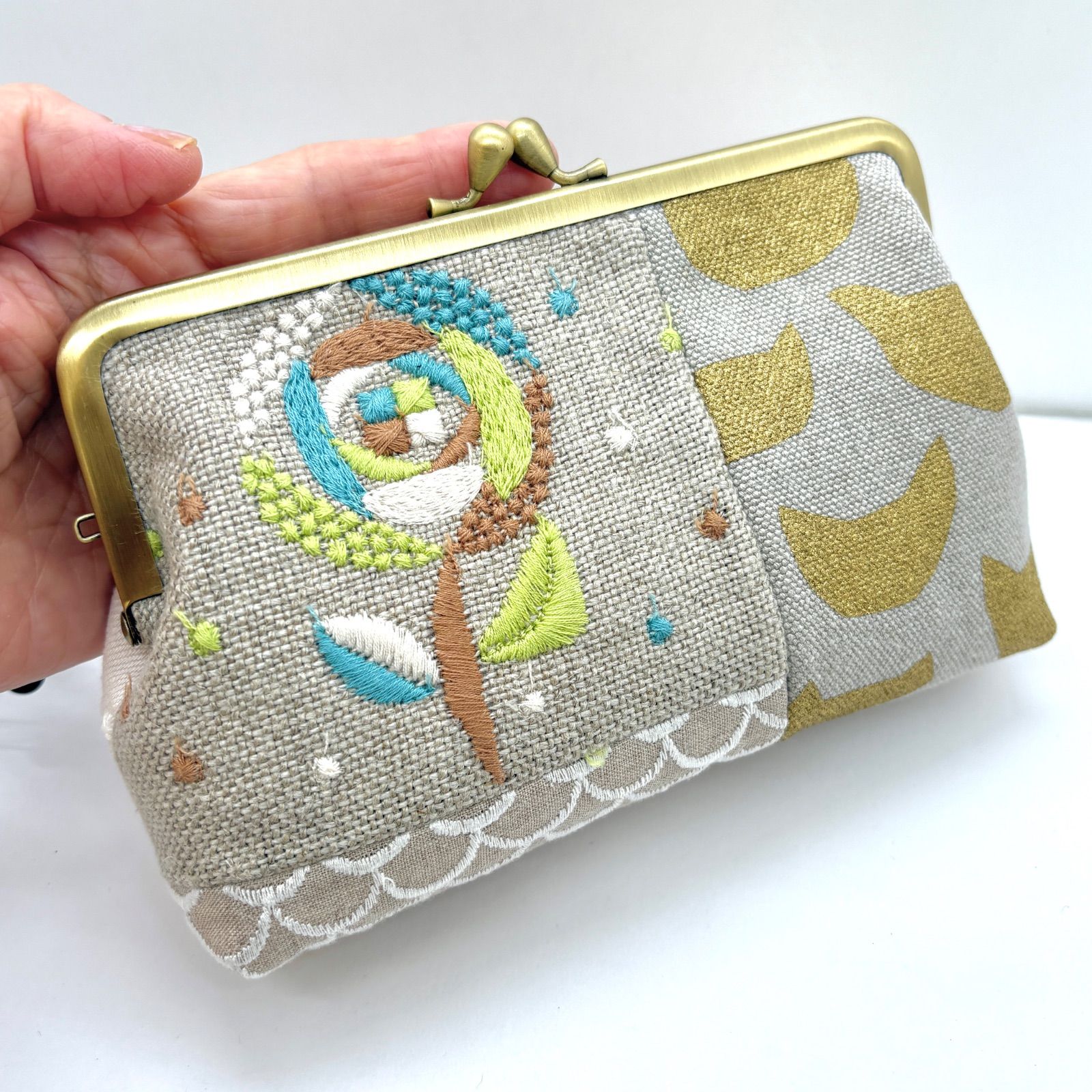 ミナペルホネン 生地使用　パッチワーク　がま口ポーチ　ハンドメイド ハンドメイド ミナペルホネン がま口 角形ポーチ パッチワーク sand