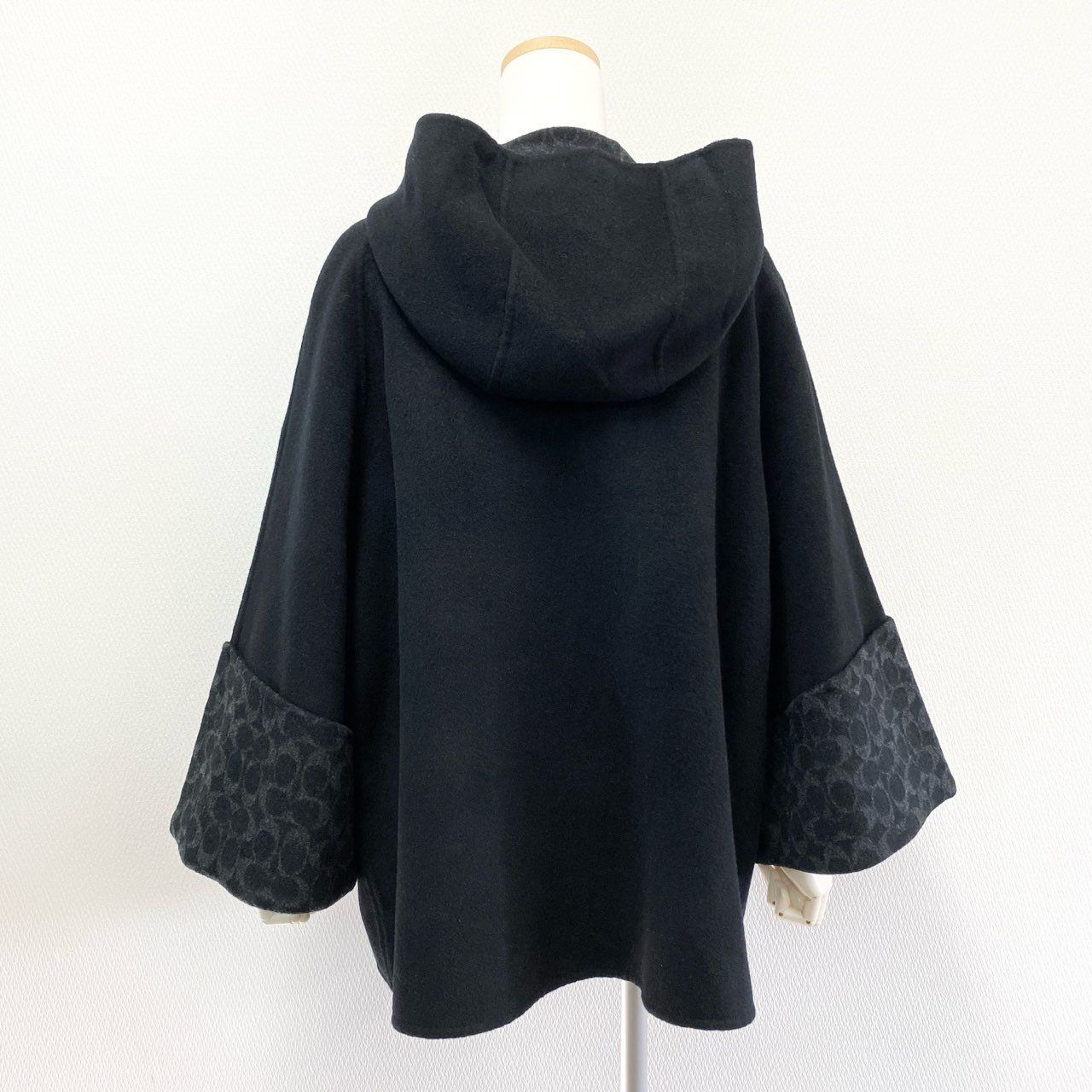 【超美品】COACH フード付きケープコート 15K18 COACH コーチ ウールケープ フーデッド ハーフコート フルジップ