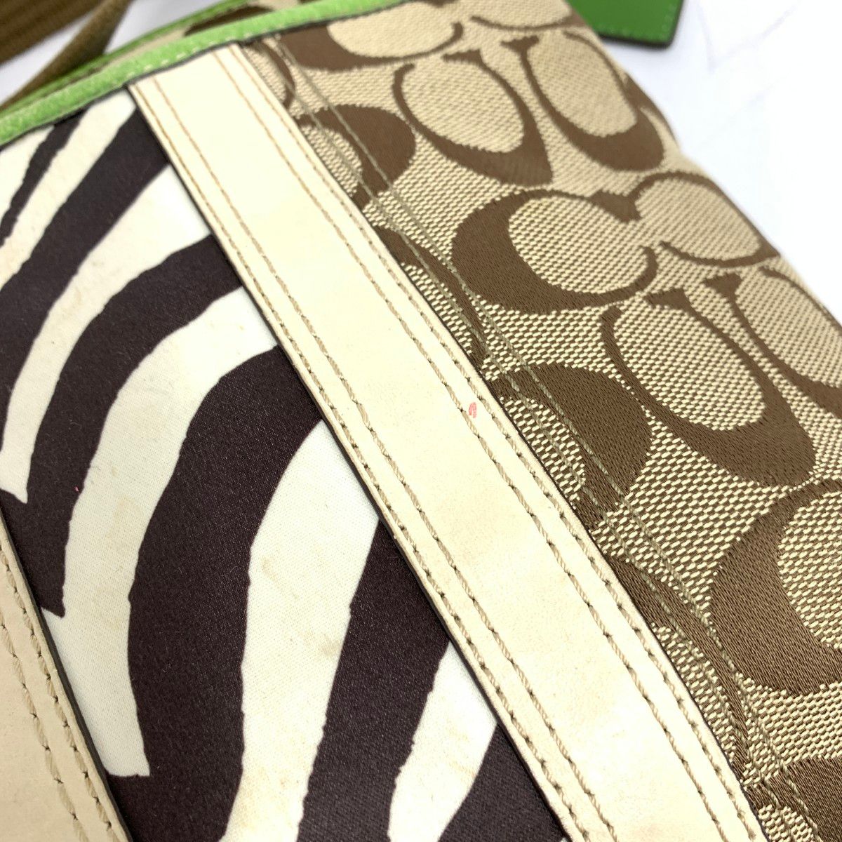 COACH コーチ ミニショルダーバッグ ゼブラ ストライプ シグネチャー  