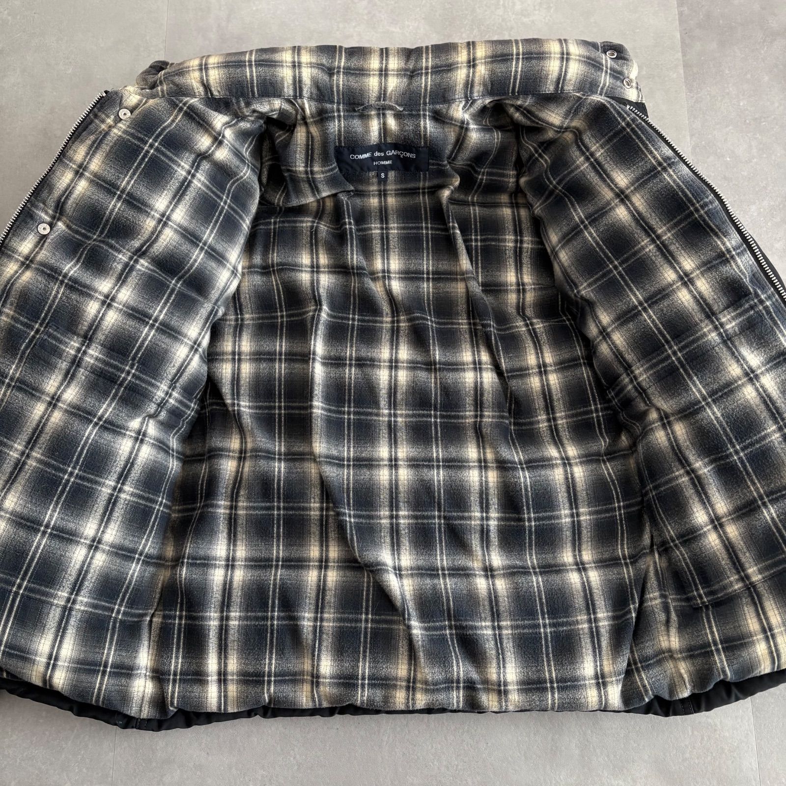 美品COMMEdesGARÇONS コムデギャルソン チェックダウンベストS 美品COMMEdesGARÇONS コムデギャルソン チェックダウンベストS