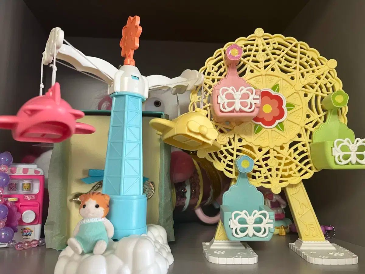 驚きの破格値，お買い得 シルバニアファミリー 器具 PLAYLAND + シルバニアファミリー 猫 その他