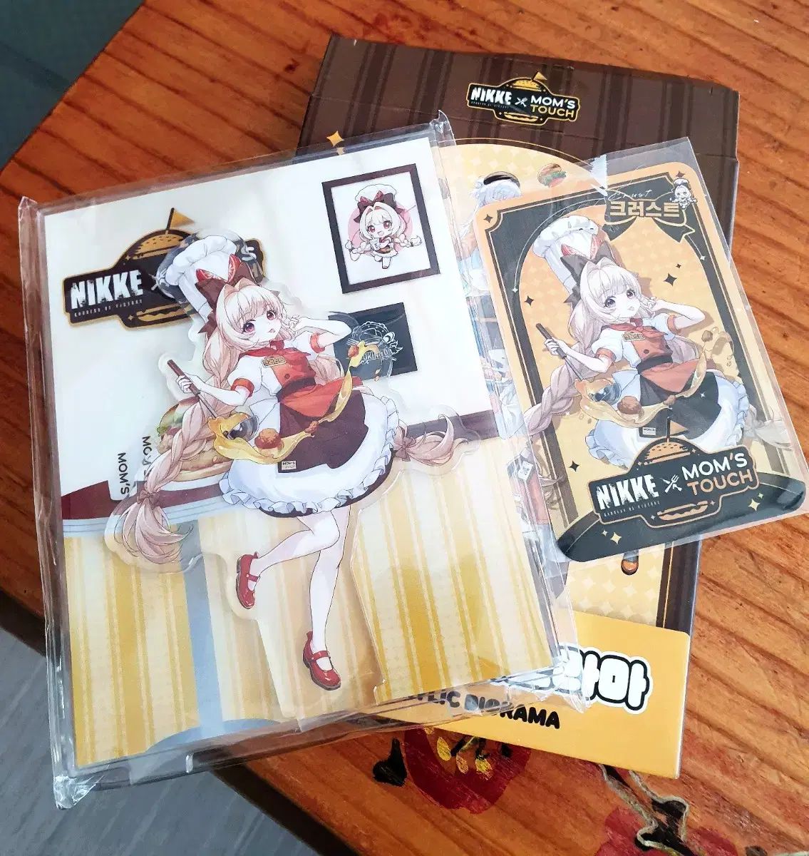 NIKKE モダニア アクリル マムズタッチ コラボ 海外限定 韓国勝利の女神