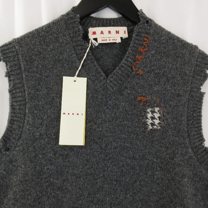 美品 MARNI マルニ ニットベスト CVMG0130Q0 UFH938 Embroidery wool
