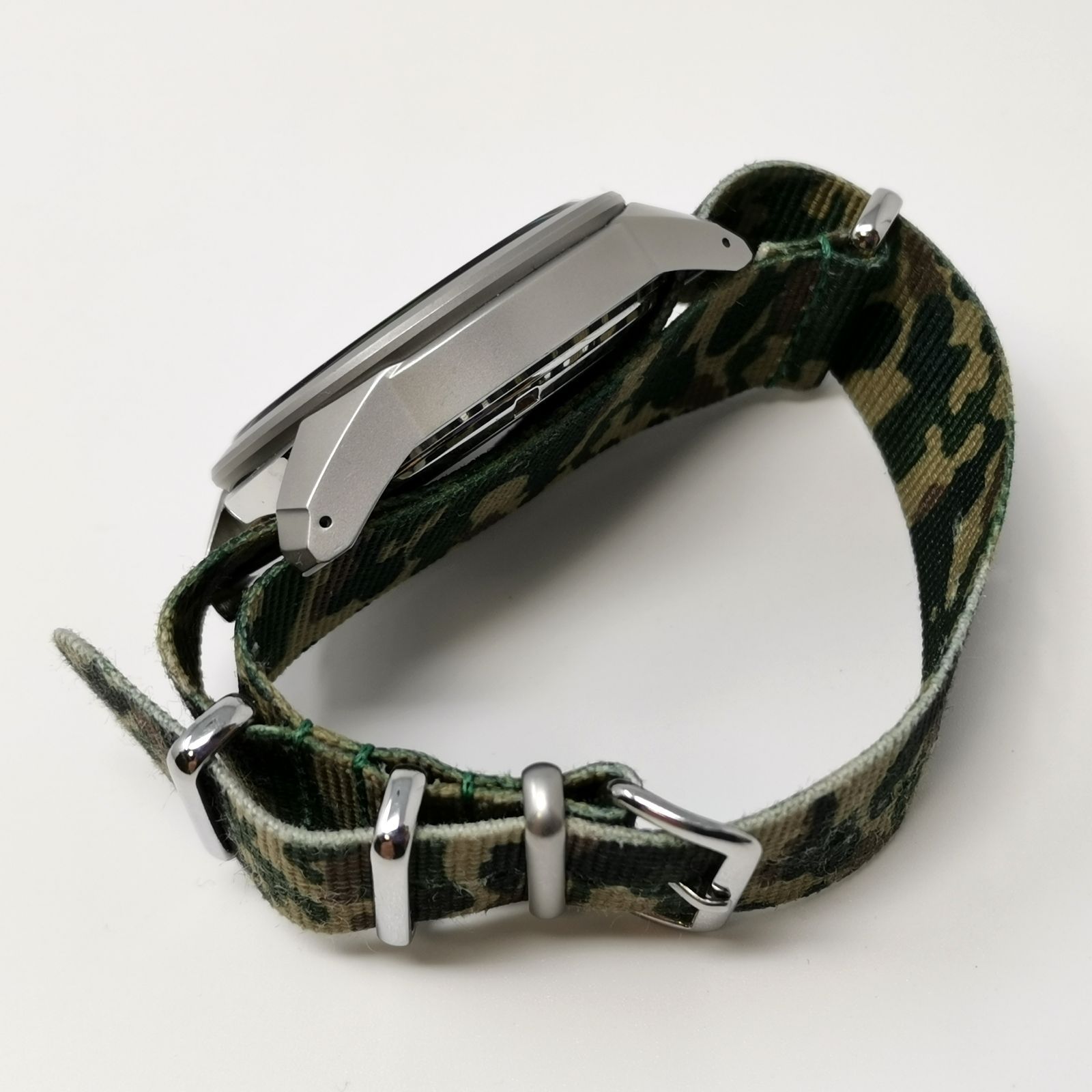  稼動品 セイコー 5 スポーツ オートマチック カモフラージュ柄 ミリタリー グリーン 自動巻き 箱あり メンズ 腕時計 管理番号ARCIKO4102 中綿アウター 自動巻き時計 腕時計(アナログ)