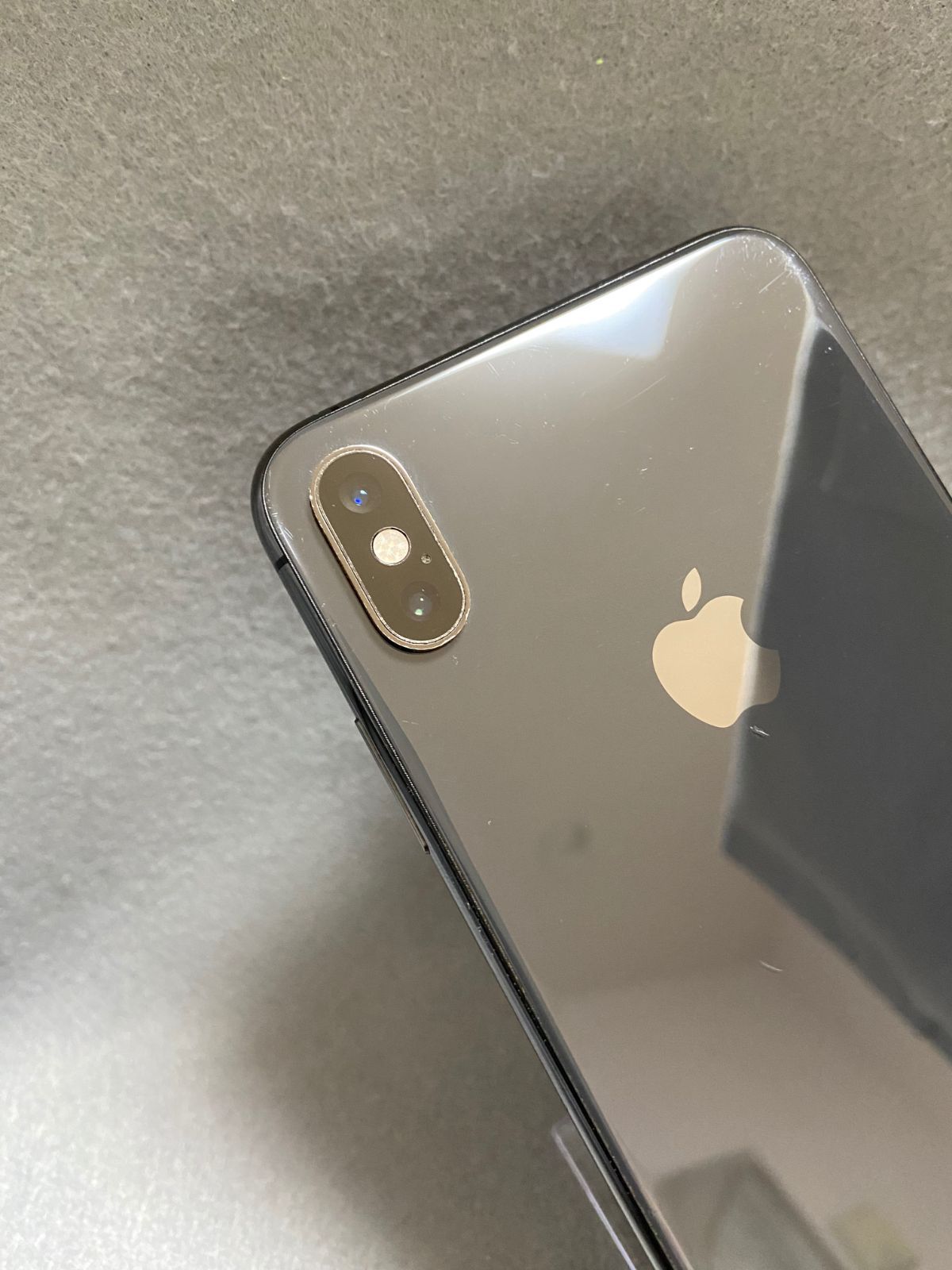 美品中古 国内版 SIMフリー iPhoneXS Max 64GB スペースグレイ色