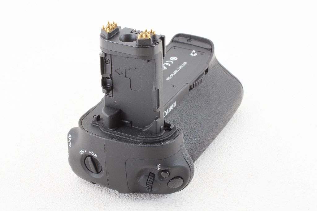 美品 Canon キヤノン BG-E20 バッテリーグリップ EOS 5D MarkIV 専用