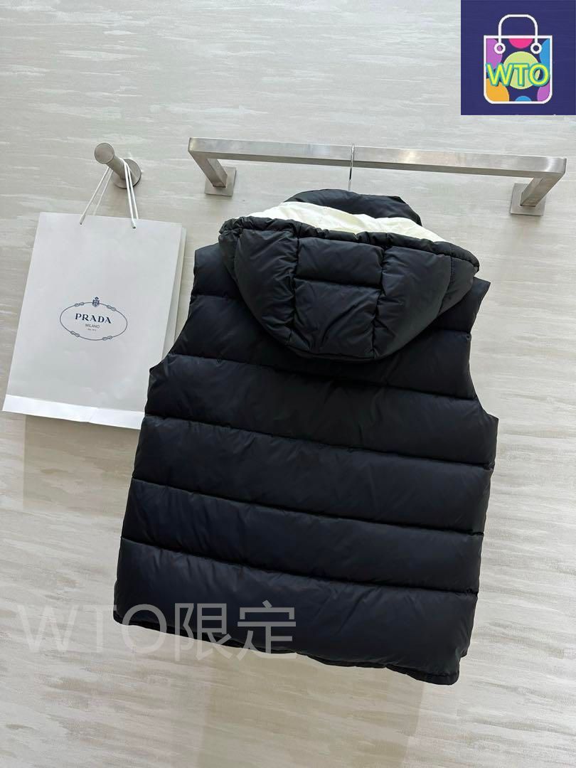 PRADA ダウンベスト フード付き 黒｜本日限定特価｜新品未使用 - メルカリ