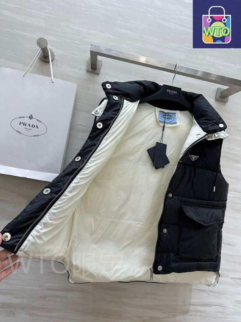 PRADA ダウンベスト フード付き 黒｜本日限定特価｜新品未使用 - メルカリ