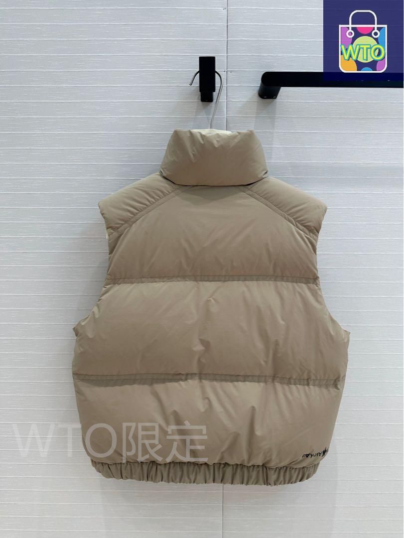 MONCLER ベージュ ダウンベスト｜本日限定特価｜新品未使用 - メルカリ