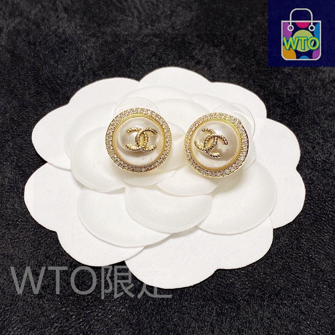 今日特価】Chanel ダブル C モノトーン ピアス 送料無料！在庫限定