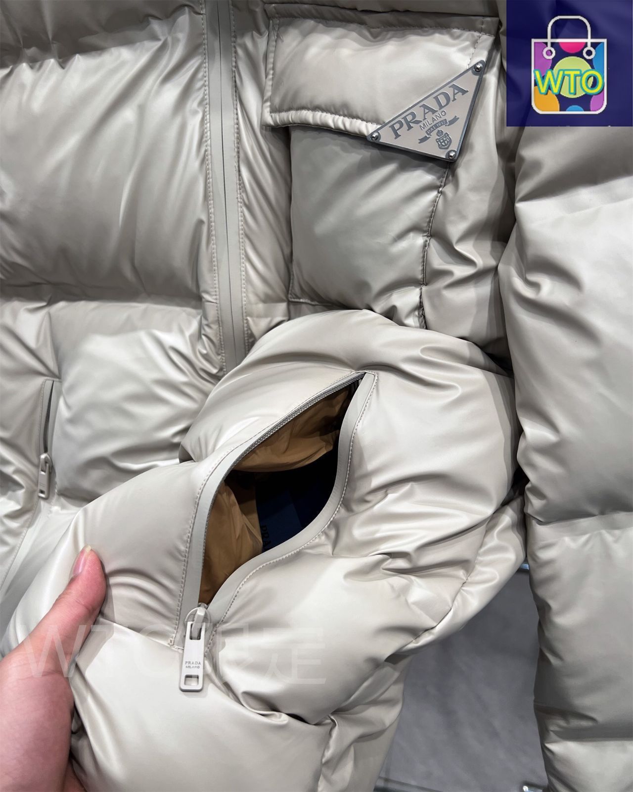 PRADA 男性 ダウンジャケット｜本日限定特価｜新品未使用 - メルカリ