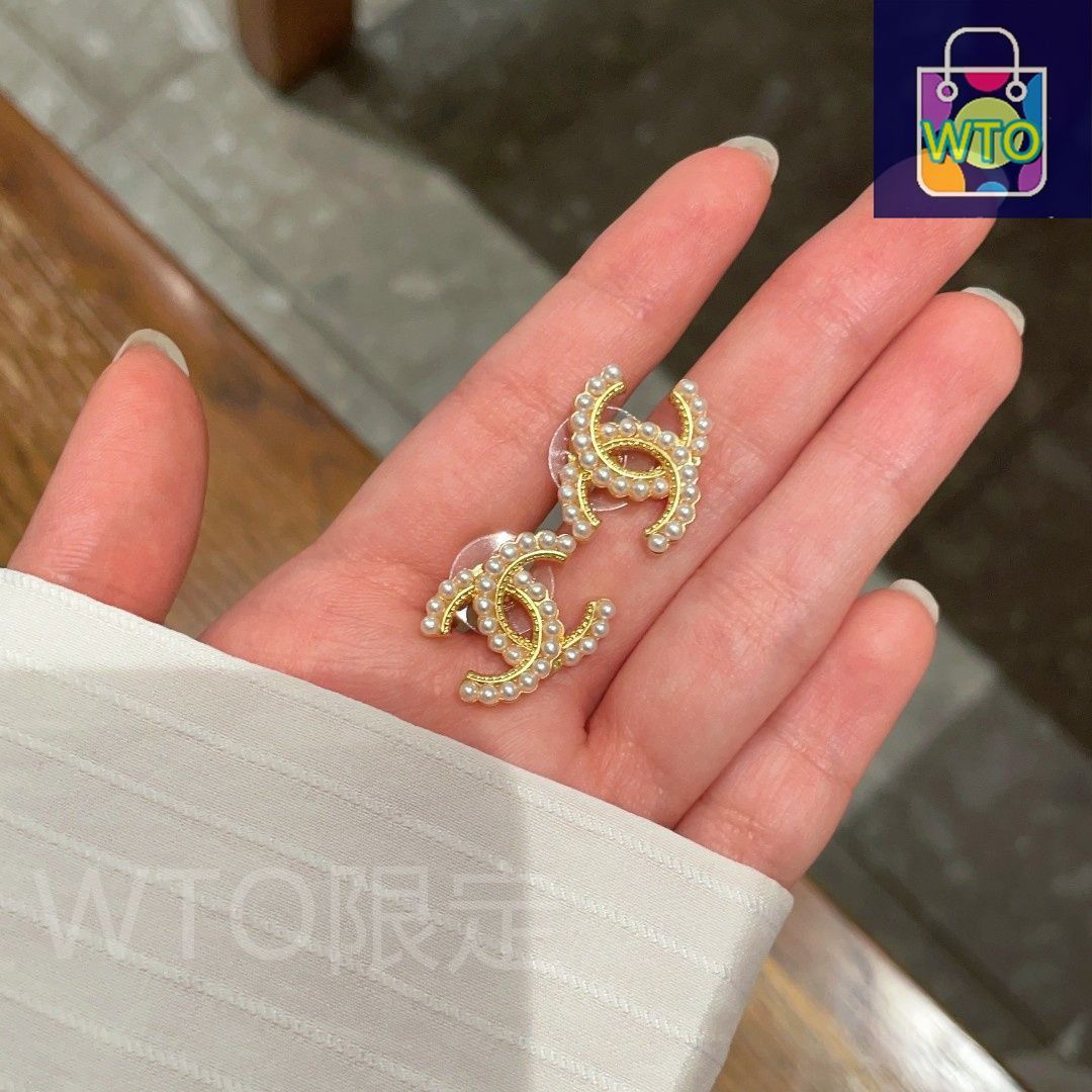 今日特価】Chanel ヴィンテージ アルファベット ピアス 送料無料！限定