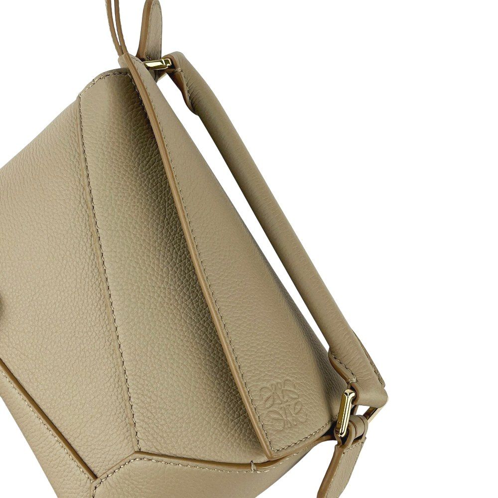 LOEWE ロエベ　ボストンバッグ レザー ベージュ ショルダー　ハンド　大きめ LOEWE ロエベ ボストンバッグ レザー ベージュ ショルダー ハンド 大きめ