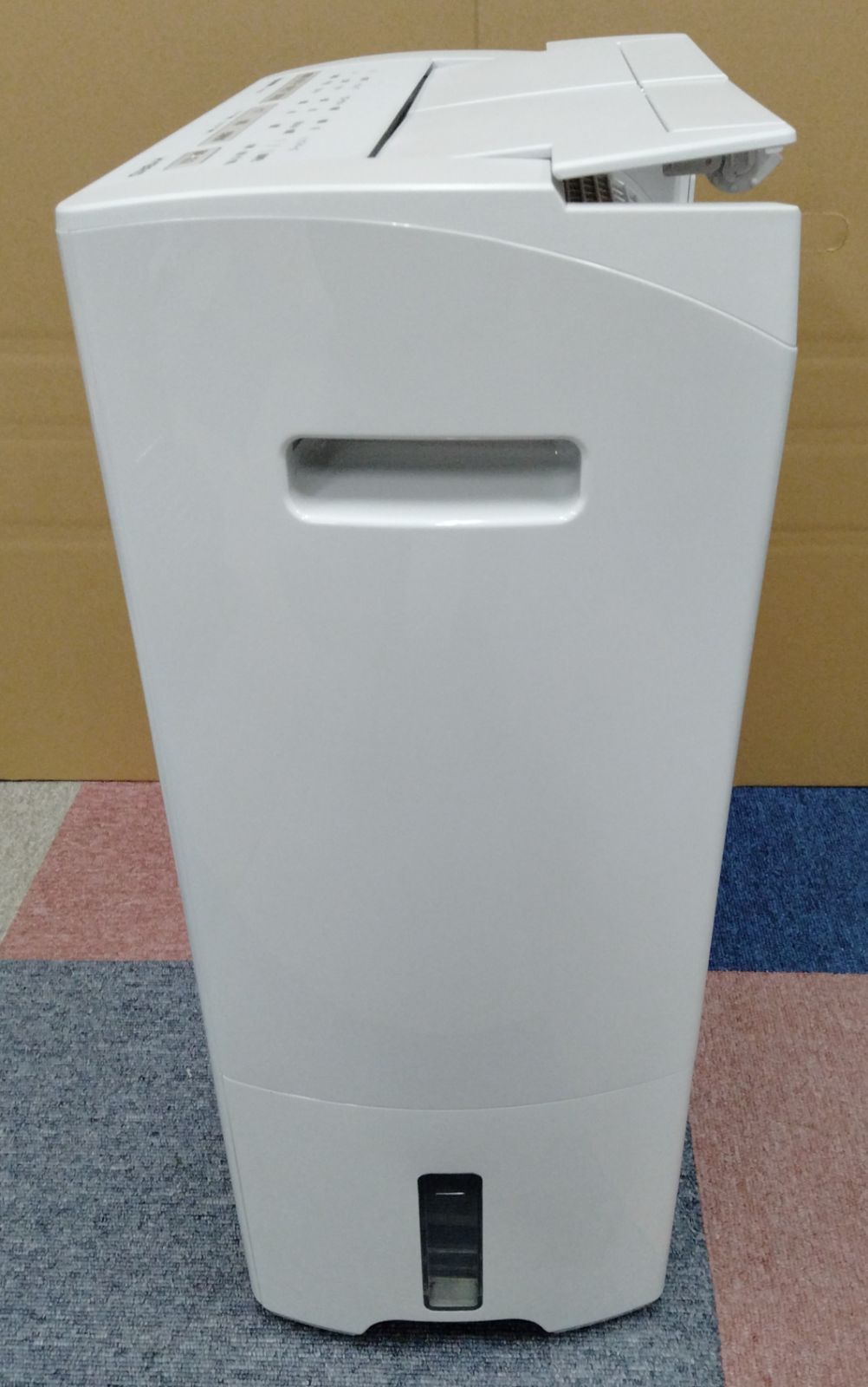 未使用　パナソニック 衣類乾燥除湿機 クリスタルホワイト F-YHVX120-W 30泊31日～】パナソニック F-YHVX120-W(クリスタルホワイト